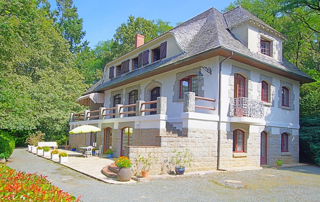 Annonces ROCHE SUR YON : Maison / Villa | LA ROCHE-SUR-YON (85000) | 315 m2 | 549 900 € 